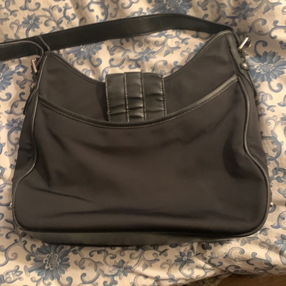 Etienne Aigner hobo with several compartments for organization - Picture 7 of 9